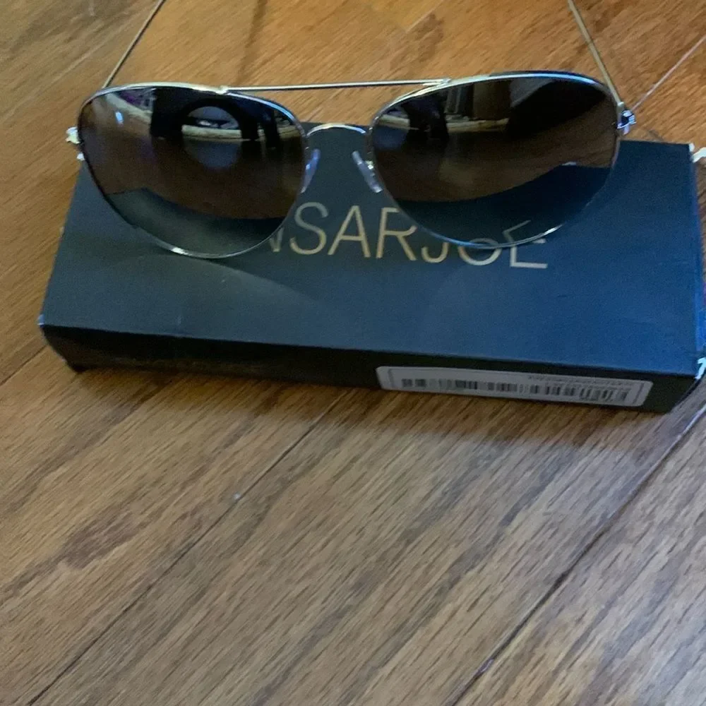 Ensarjoe Men's sunglasses.